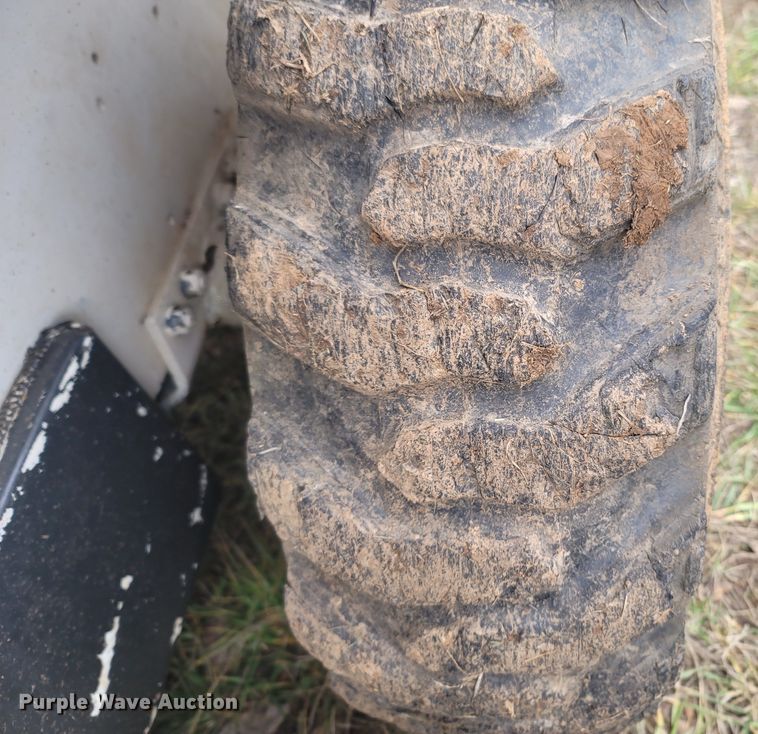 image for item MH9637 1986 Bobcat 743  skid steer loader