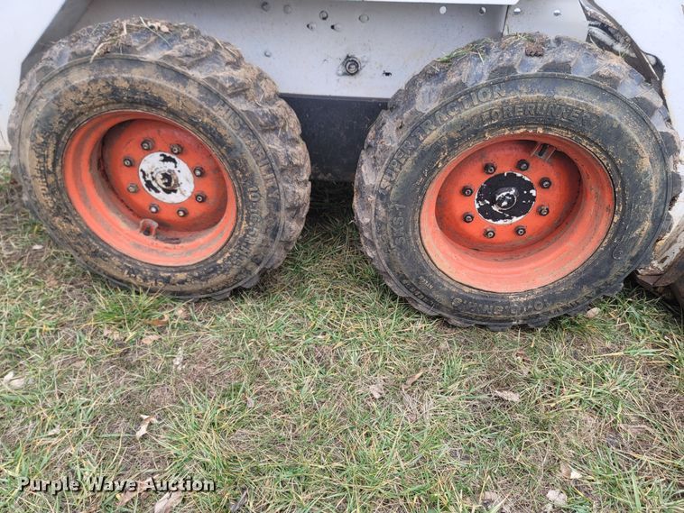 image for item MH9637 1986 Bobcat 743  skid steer loader