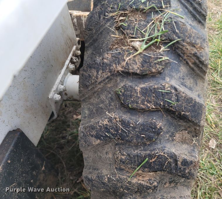 image for item MH9637 1986 Bobcat 743  skid steer loader