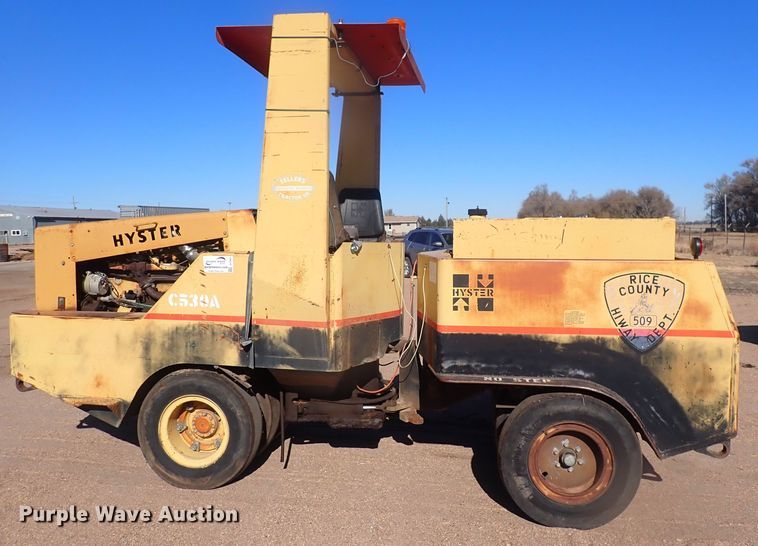 image for item DI1993 Hyster C530A  pneumatic roller