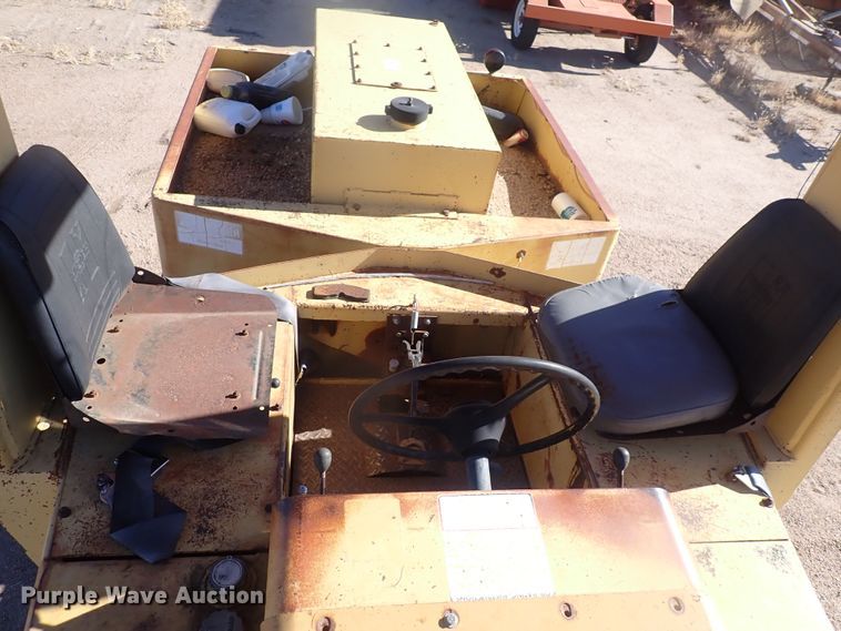 image for item DI1993 Hyster C530A  pneumatic roller