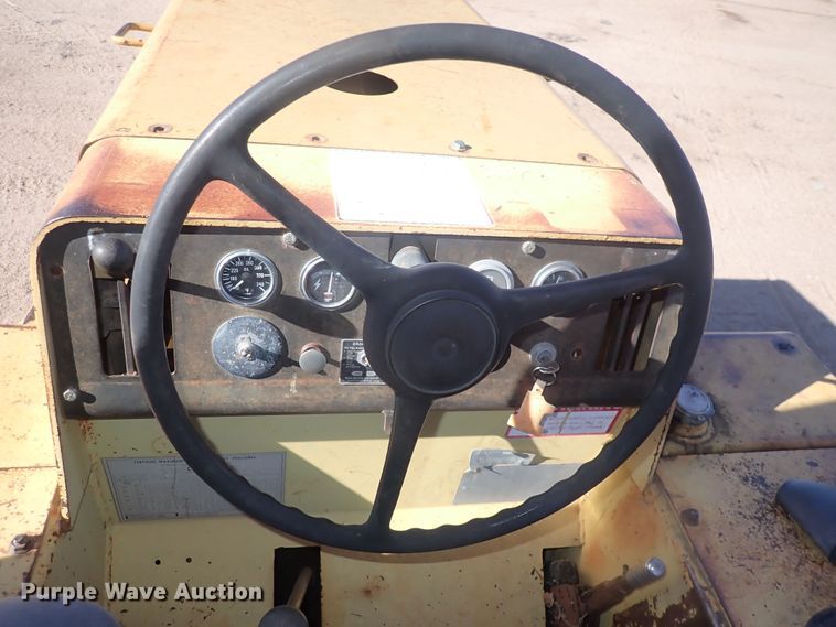 image for item DI1993 Hyster C530A  pneumatic roller