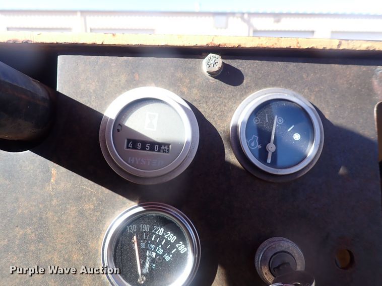 image for item DI1993 Hyster C530A  pneumatic roller