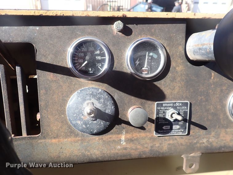 image for item DI1993 Hyster C530A  pneumatic roller