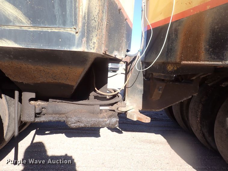 image for item DI1993 Hyster C530A  pneumatic roller