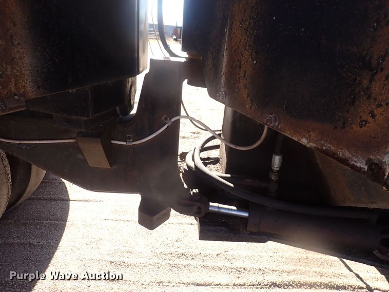 image for item DI1993 Hyster C530A  pneumatic roller