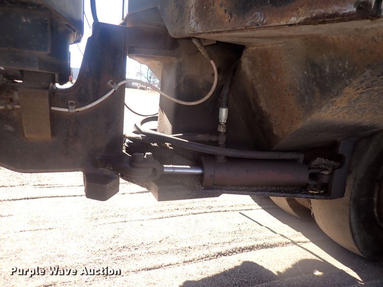 image for item DI1993 Hyster C530A  pneumatic roller