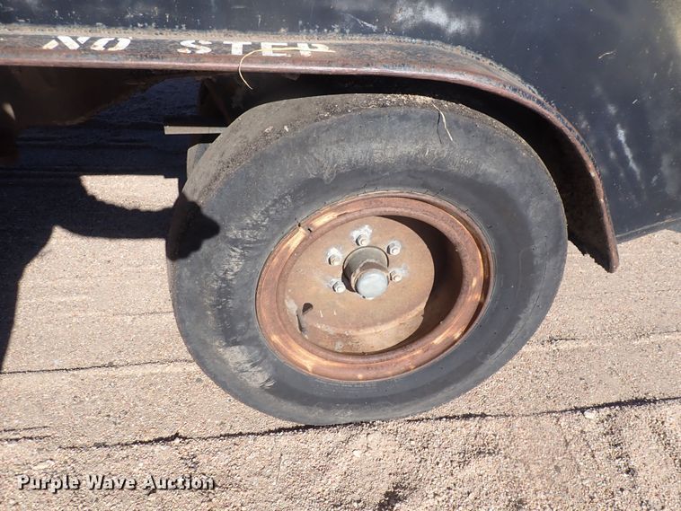 image for item DI1993 Hyster C530A  pneumatic roller