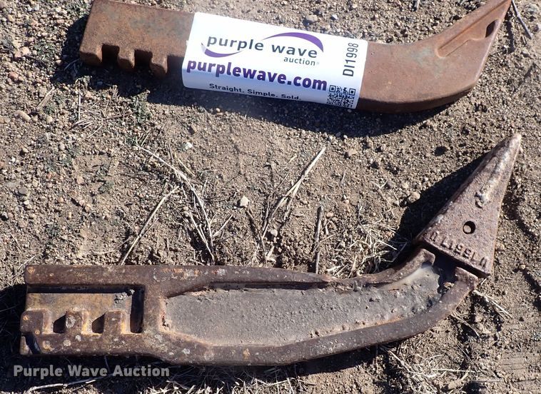 image for item DI1998 (11) scarifer teeth