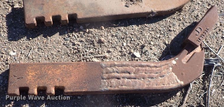 image for item DI1998 (11) scarifer teeth