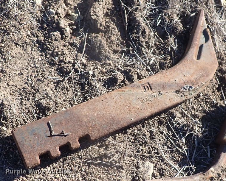 image for item DI1998 (11) scarifer teeth