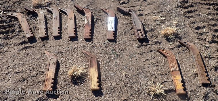 image for item DI1998 (11) scarifer teeth