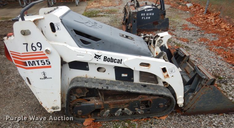 image for item DI6943 2011 Bobcat MT55  compact utility loader