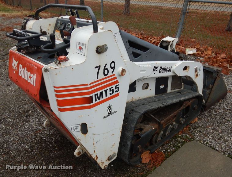 image for item DI6943 2011 Bobcat MT55  compact utility loader