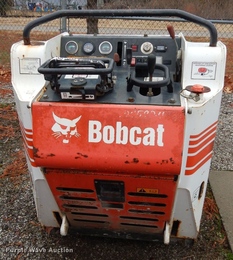 image for item DI6943 2011 Bobcat MT55  compact utility loader
