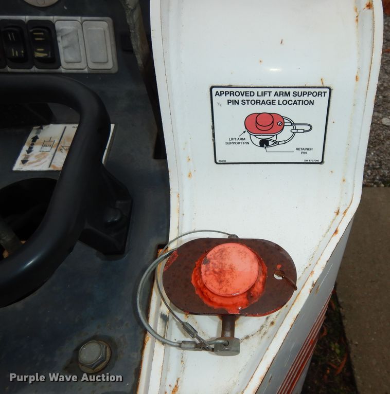 image for item DI6943 2011 Bobcat MT55  compact utility loader