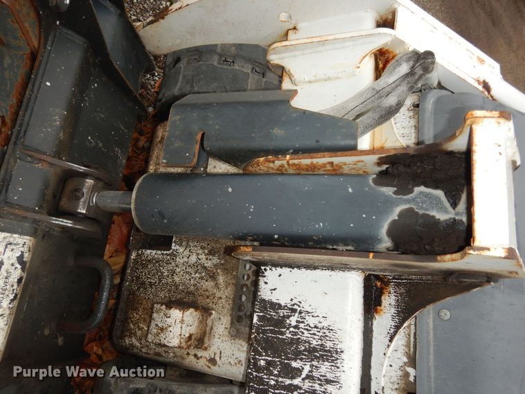 image for item DI6943 2011 Bobcat MT55  compact utility loader