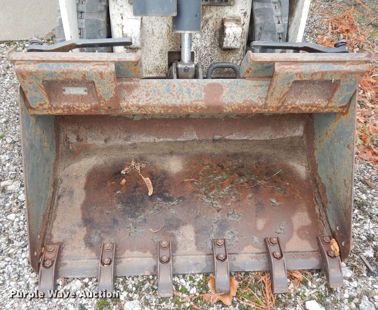 image for item DI6943 2011 Bobcat MT55  compact utility loader