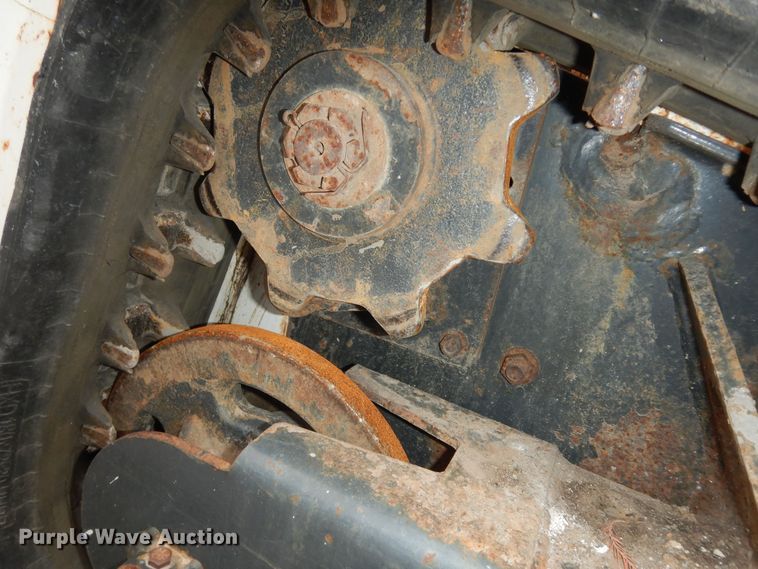 image for item DI6943 2011 Bobcat MT55  compact utility loader