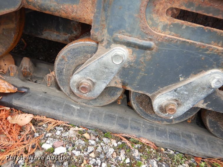 image for item DI6943 2011 Bobcat MT55  compact utility loader