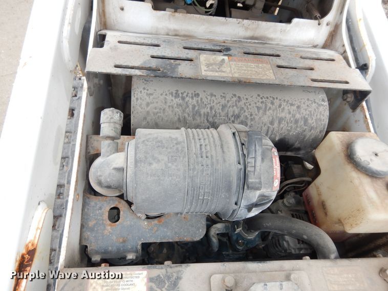 image for item DI6943 2011 Bobcat MT55  compact utility loader