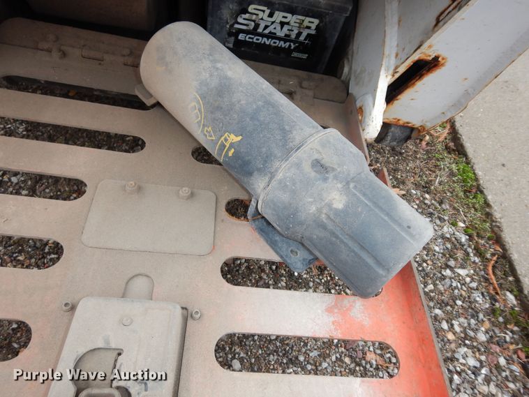 image for item DI6943 2011 Bobcat MT55  compact utility loader