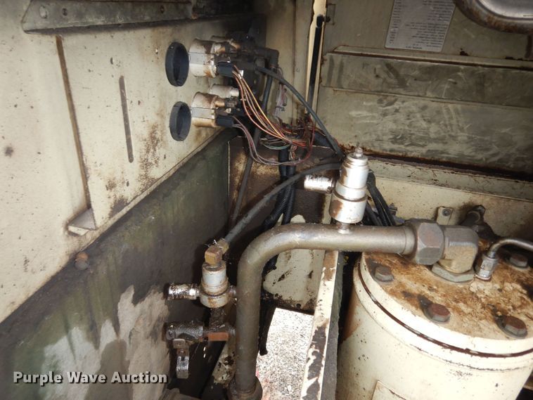 image for item DI6945 1995 Ingersoll Rand P175WJD  air compressor