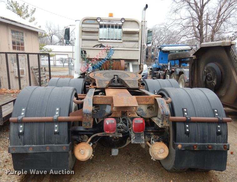 image for item DI6949 1999 Volvo WG  semi truck