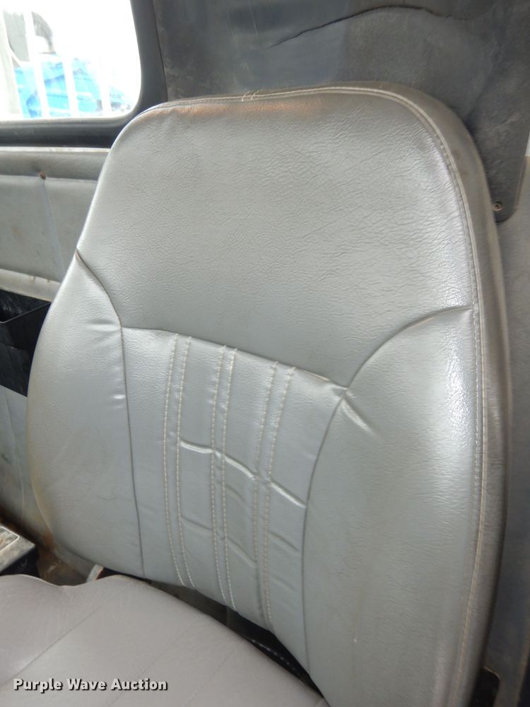 image for item DI6949 1999 Volvo WG  semi truck