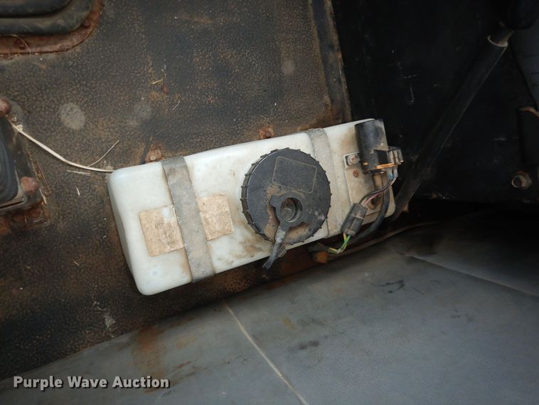 image for item DI6949 1999 Volvo WG  semi truck