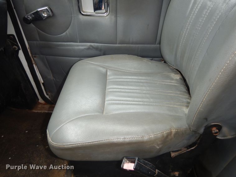 image for item DI6949 1999 Volvo WG  semi truck