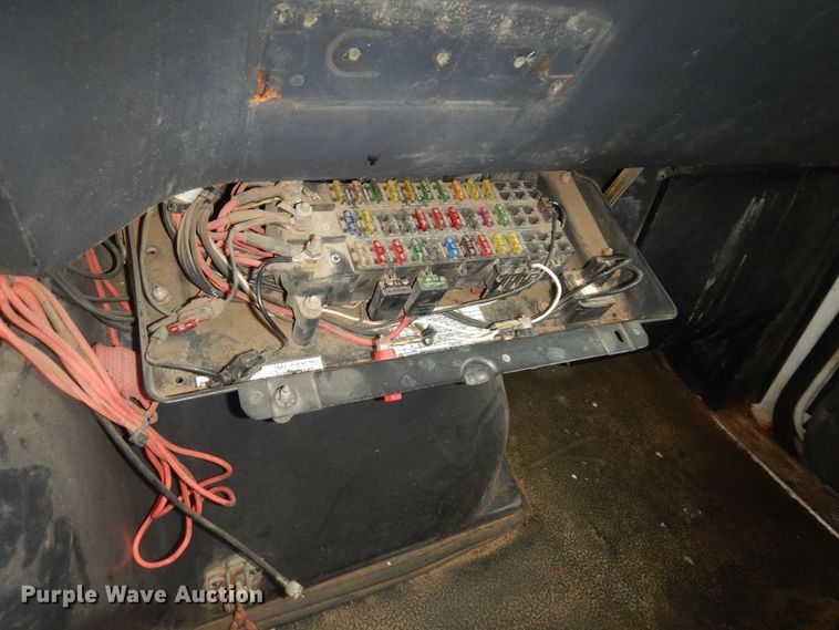 image for item DI6949 1999 Volvo WG  semi truck