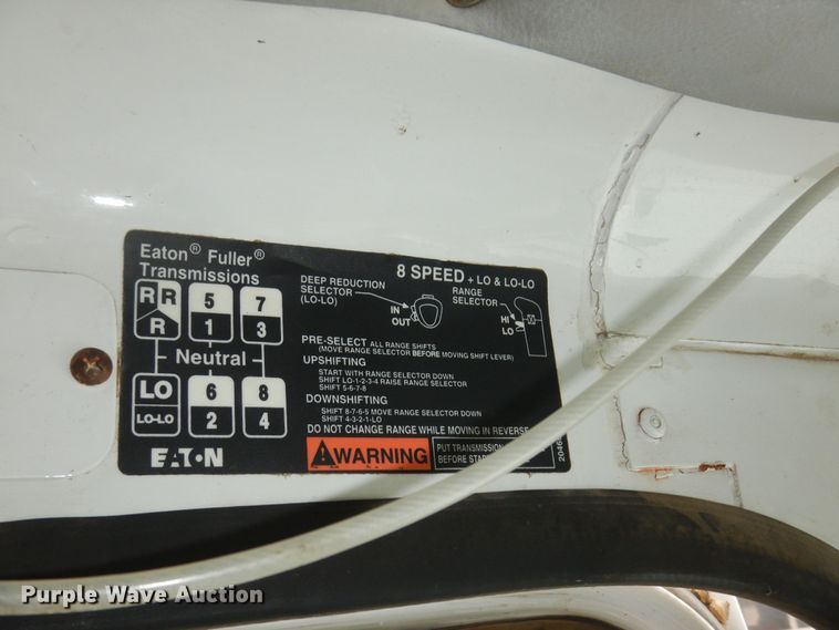 image for item DI6949 1999 Volvo WG  semi truck