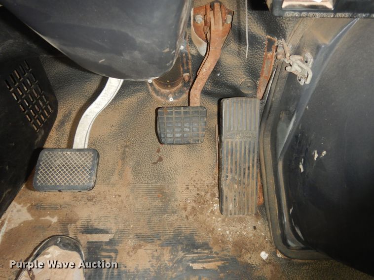 image for item DI6949 1999 Volvo WG  semi truck