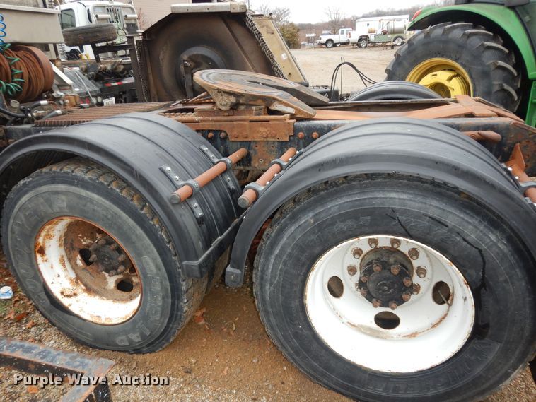 image for item DI6949 1999 Volvo WG  semi truck