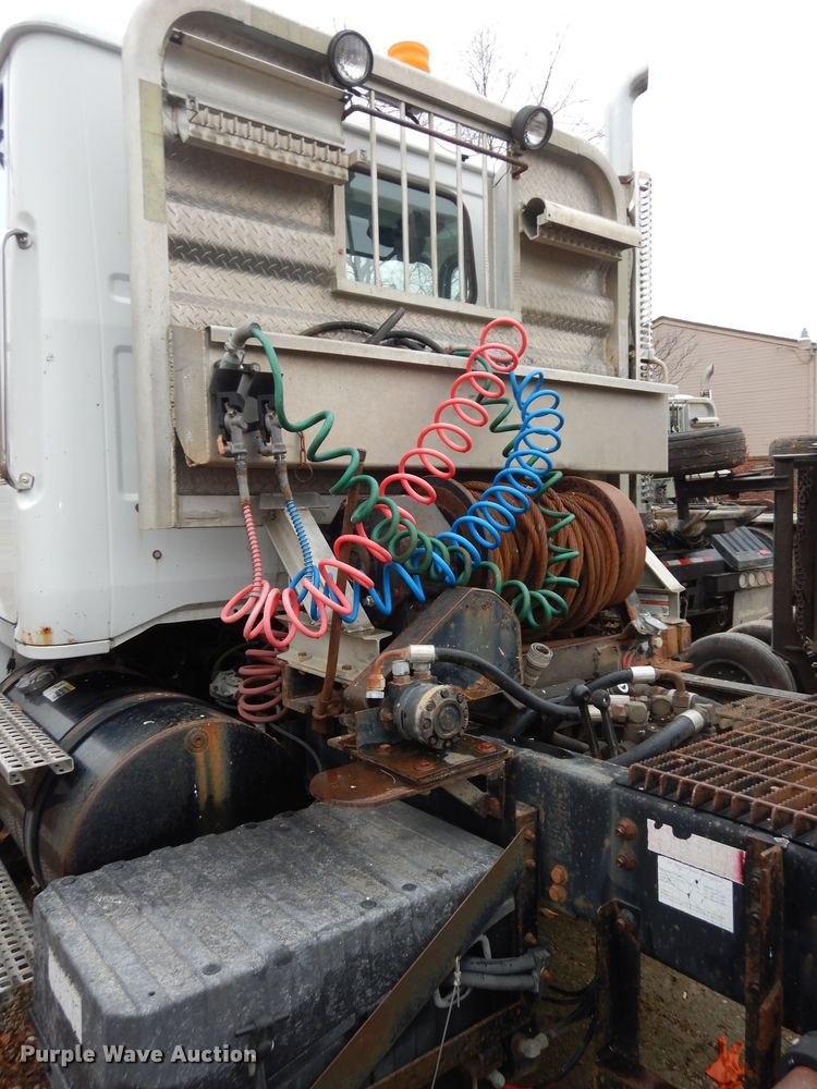 image for item DI6949 1999 Volvo WG  semi truck