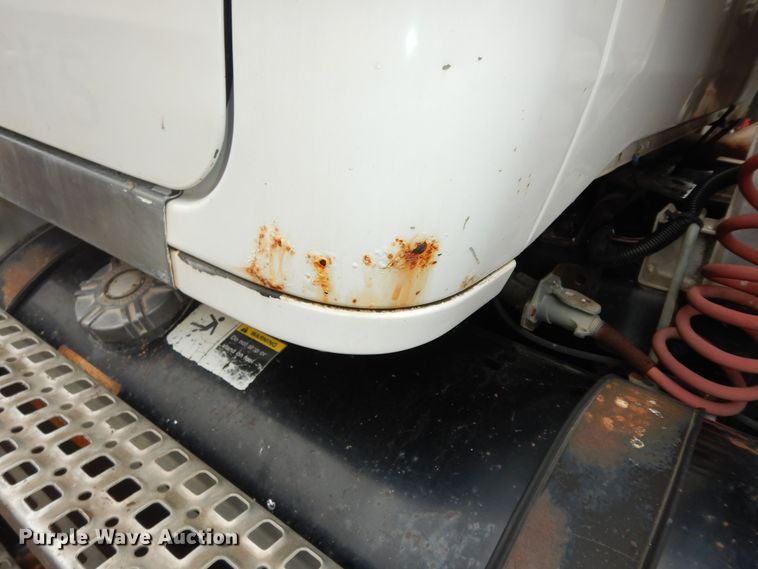 image for item DI6949 1999 Volvo WG  semi truck