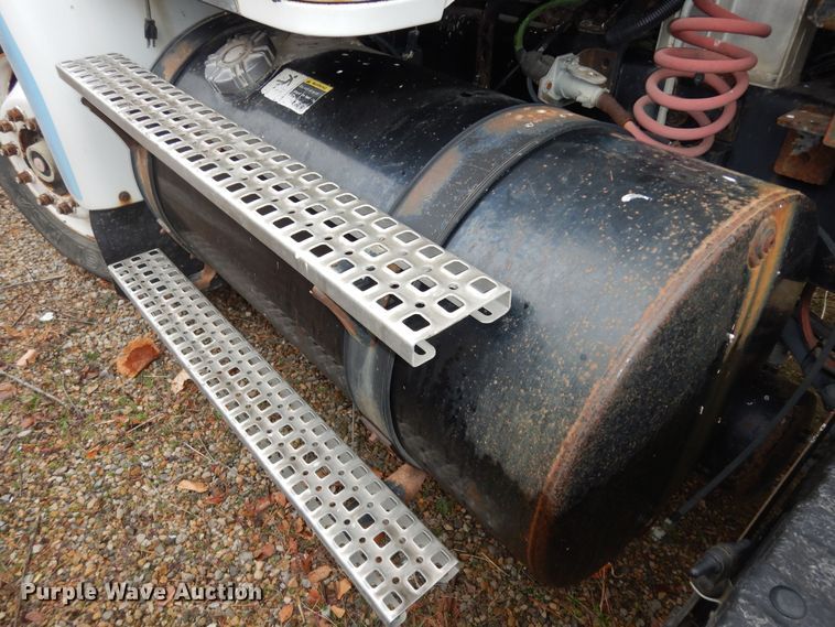 image for item DI6949 1999 Volvo WG  semi truck