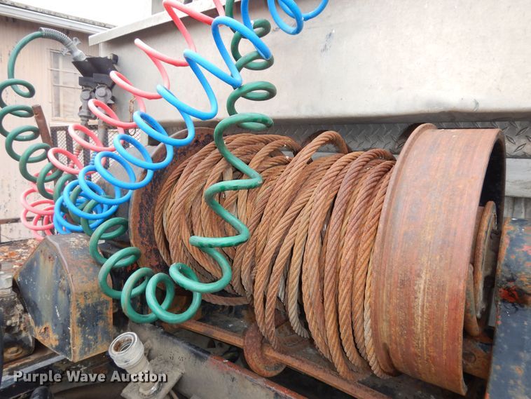 image for item DI6949 1999 Volvo WG  semi truck