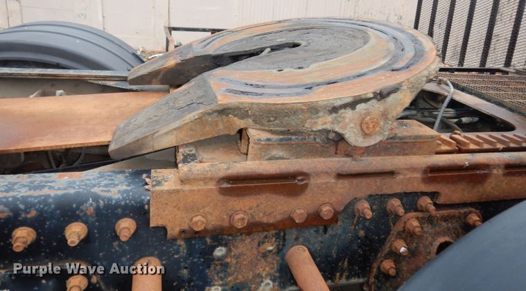 image for item DI6949 1999 Volvo WG  semi truck