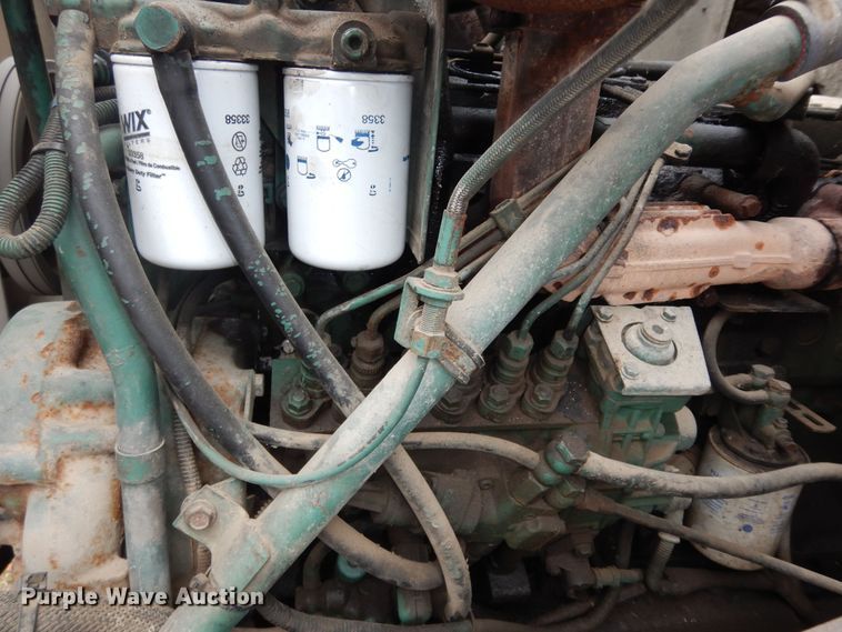 image for item DI6949 1999 Volvo WG  semi truck