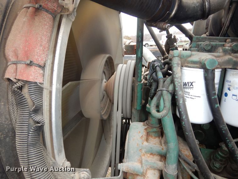 image for item DI6949 1999 Volvo WG  semi truck