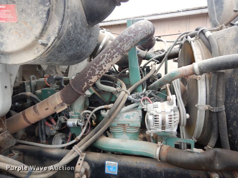 image for item DI6949 1999 Volvo WG  semi truck