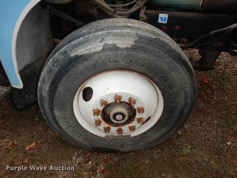 image for item DI6949 1999 Volvo WG  semi truck