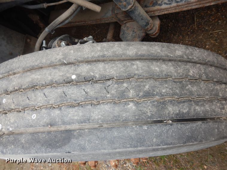 image for item DI6949 1999 Volvo WG  semi truck