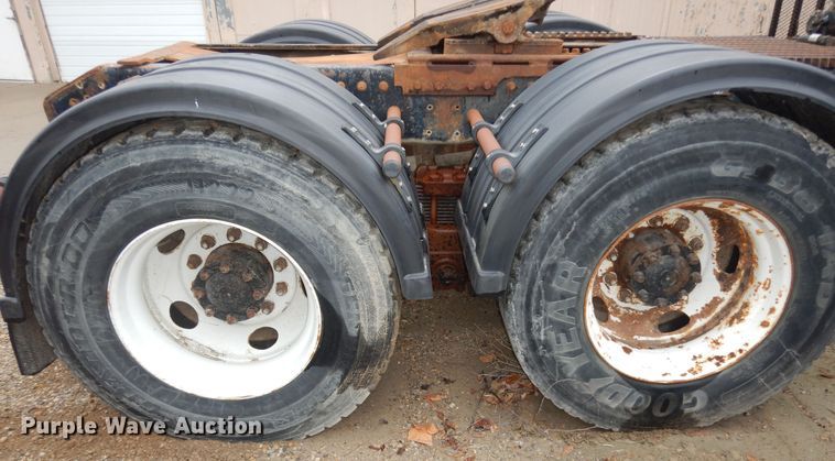 image for item DI6949 1999 Volvo WG  semi truck