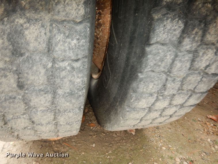 image for item DI6949 1999 Volvo WG  semi truck