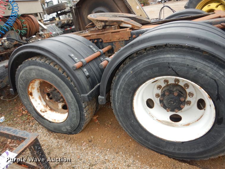 image for item DI6949 1999 Volvo WG  semi truck