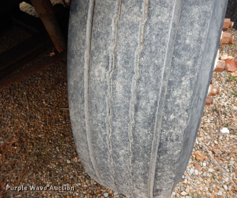 image for item DI6949 1999 Volvo WG  semi truck