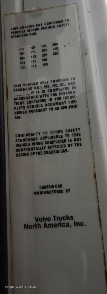 image for item DI6949 1999 Volvo WG  semi truck